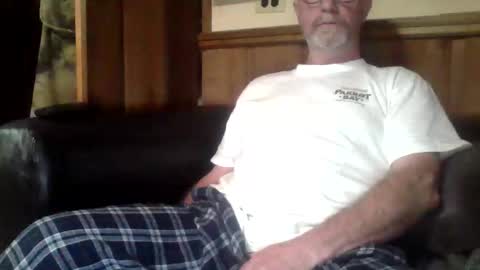 redfox60010 online show from March 29, 4:19 pm