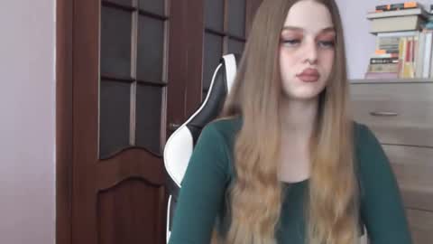 Lily online show from October 28, 3:29 am