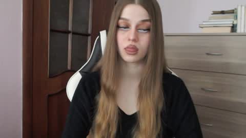 Lily online show from April 2, 2:08 am