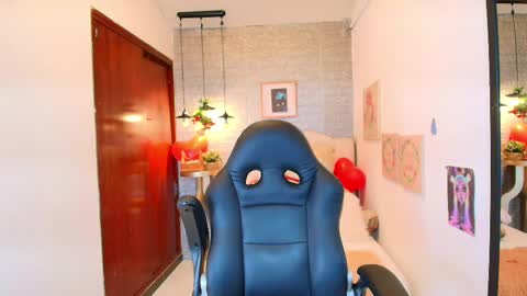 Lili Lopez online show from February 28, 8:07 pm