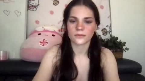 Snapshot of redpandabomb chatting on February 3, 5:03 pm Penelope online show from February 3, 5:03 pm