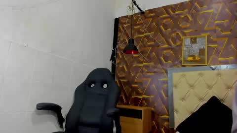 reed_kitty online show from December 14, 1:39 pm