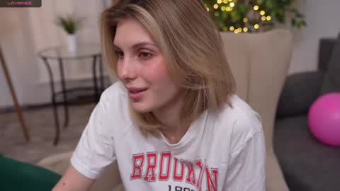 JessyinCherri yang online show from February 16, 10:21 am