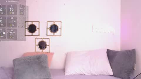 regina1819 online show from March 1, 12:07 am