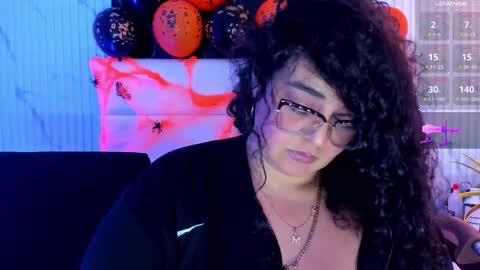 reginavegaa online show from October 30, 11:55 am