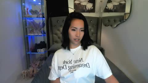 reighnempress online show from April 11, 2:27 am