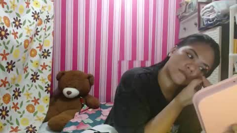 reign2525 online show from November 20, 8:46 am