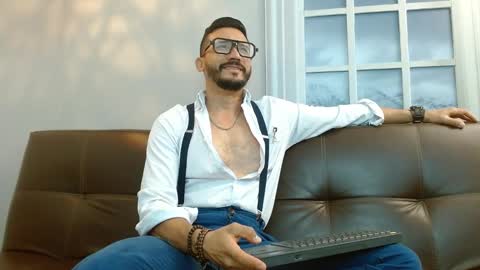   REIKO  online show from March 5, 1:10 am