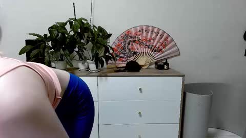 Snapshot of reina_qt chatting on September 17, 3:37 pm Reina QT online show from September 17, 3:37 pm