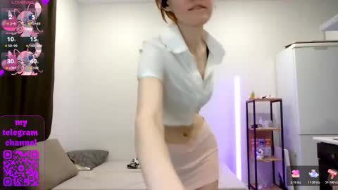 Claire online show from March 18, 6:36 pm