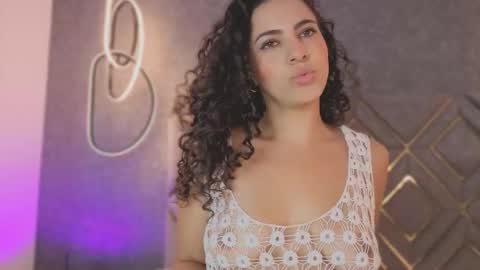 Snapshot of renata_cruz_ chatting on September 29, 4:17 pm Renata 3 online show from September 29, 4:17 pm
