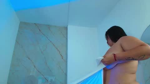 Snapshot of renata_reyes11 chatting on March 7, 10:45 am Renata  online show from March 7, 10:45 am