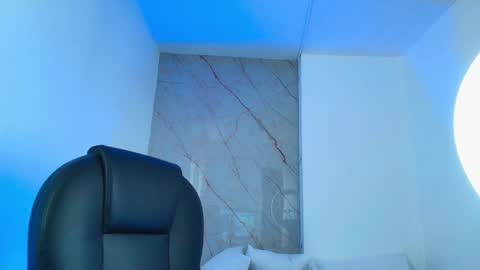 Snapshot of renata_reyes11 chatting on March 6, 10:52 am Renata  online show from March 6, 10:52 am