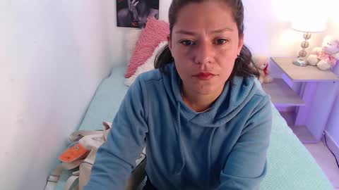 renataj online show from October 26, 9:32 am