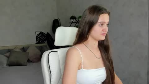 Renesmy online show from October 11, 1:54 am