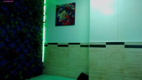 R E N E  online show from February 12, 7:34 am