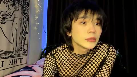 Snapshot of rennuts chatting on January 25, 12:17 am rennuts online show from January 25, 12:17 am