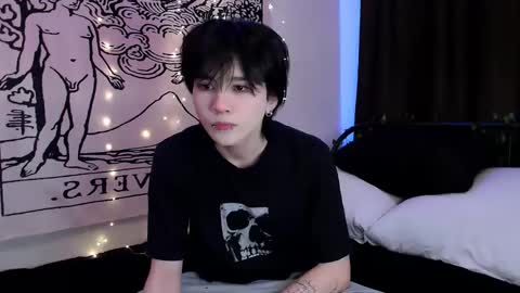 Snapshot of rennuts chatting on March 1, 11:28 am rennuts online show from March 1, 11:28 am