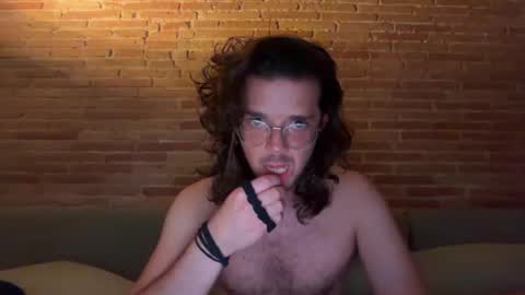 Renzo online show from August 1, 2:24 am