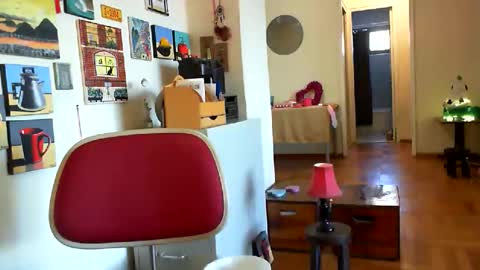 Residentofthecity online show from March 2, 9:32 pm