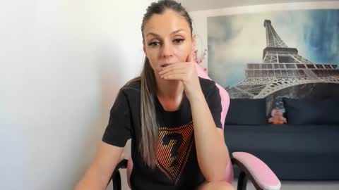 rheaetthan online show from February 22, 11:46 am