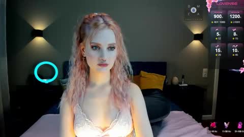 Ria Woods online show from September 22, 6:12 pm