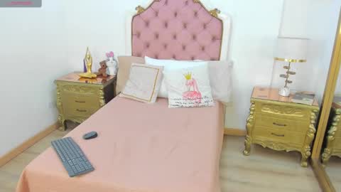 riby  online show from October 6, 8:15 pm