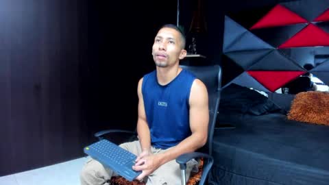 richar_voller online show from April 16, 11:10 am