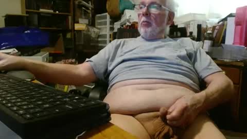 Big Dirty Old Man who loves to Expose online show from October 21, 2:43 pm