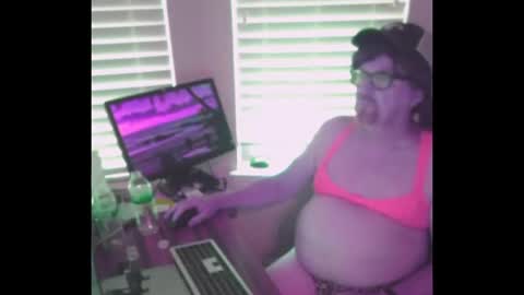 richbuttlonelee online show from July 12, 7:06 pm