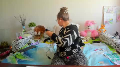 Anna - not anna - right Anna  online show from April 15, 1:25 pm