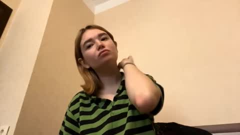 Lisa online show from December 2, 6:45 am