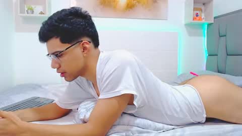 Ricki online show from April 6, 6:09 pm