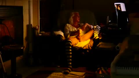 PINK HOLE TWINK online show from February 22, 7:01 am