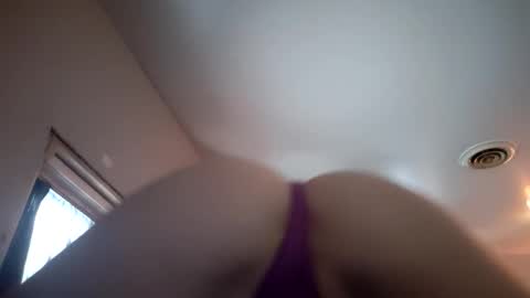 ridinghoodred online show from December 5, 5:44 pm