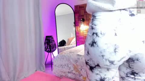 Sara online show from March 12, 10:05 am