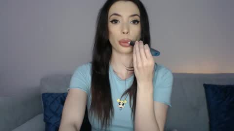 RileyEve online show from December 3, 2:01 am