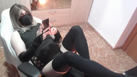 Snapshot of rints chatting on December 7, 3:47 pm Rintscd Sissy online show from December 7, 3:47 pm