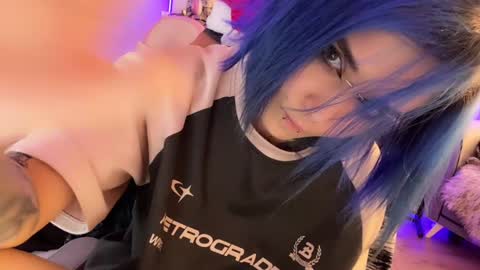   DianaBrite            fansl y online show from December 24, 10:28 pm