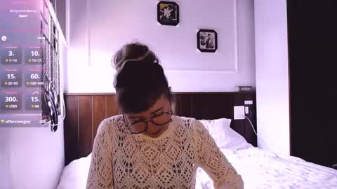 Snapshot of riri_rich chatting on January 24, 4:59 am Rita online show from January 24, 4:59 am