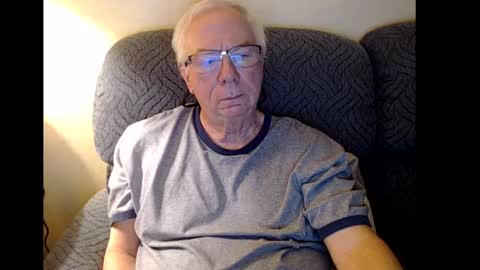 Snapshot of rk504 chatting on January 18, 2:36 am Ron online show from January 18, 2:36 am