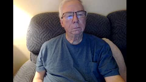 Snapshot of rk504 chatting on January 8, 1:21 am Ron online show from January 8, 1:21 am