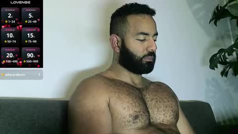 SebasRoa online show from November 20, 7:00 pm