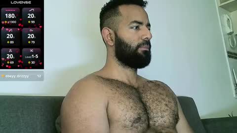 Snapshot of roa32sebas chatting on January 24, 3:34 pm SebasRoa online show from January 24, 3:34 pm