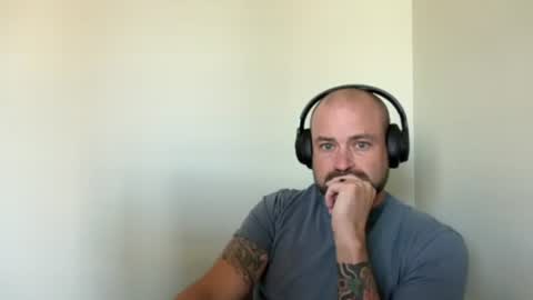 Snapshot of roadking1122 chatting on October 21, 3:16 pm roadking1122 online show from October 21, 3:16 pm
