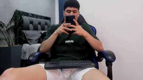 Snapshot of roan_birkin chatting on October 21, 8:56 pm Roan Birkin online show from October 21, 8:56 pm
