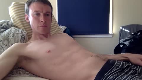 rob00435295 online show from April 6, 12:28 pm