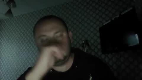 rob18997 online show from April 2, 4:36 pm