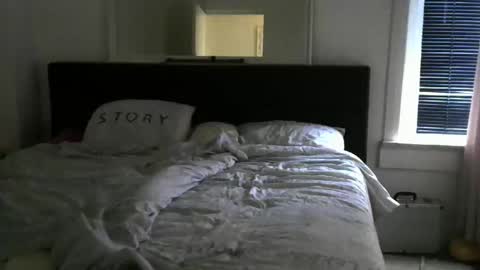 rober10000 online show from November 12, 7:54 am