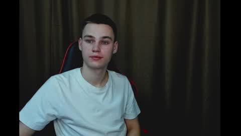 robert10211 online show from December 21, 2:14 pm